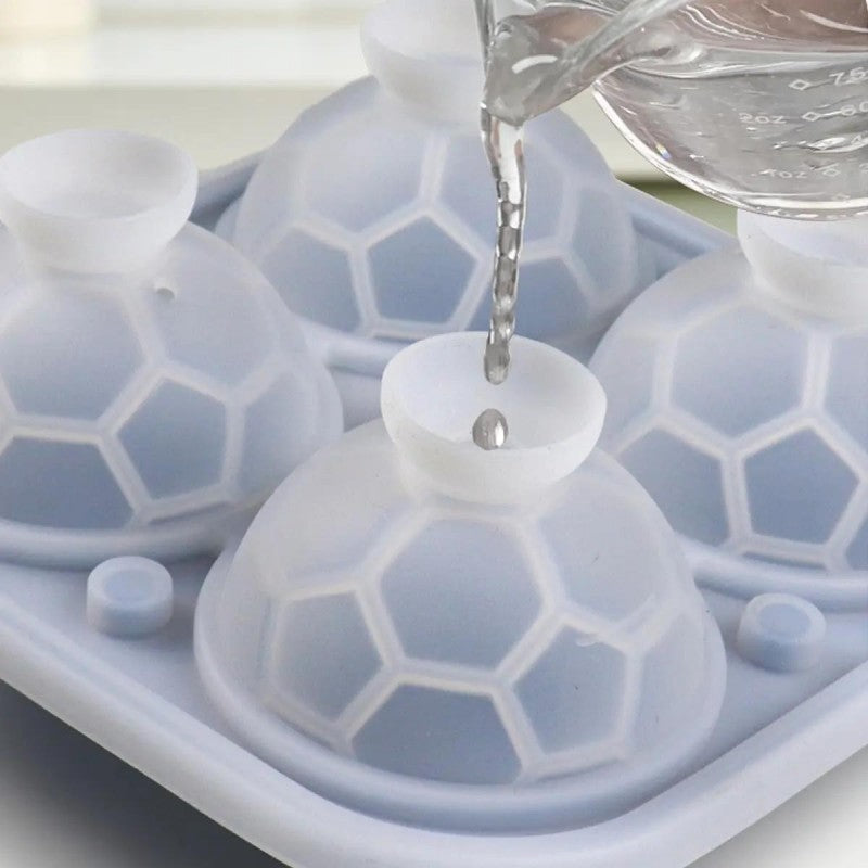 Silikon-Eiswürfelform in Fußballform